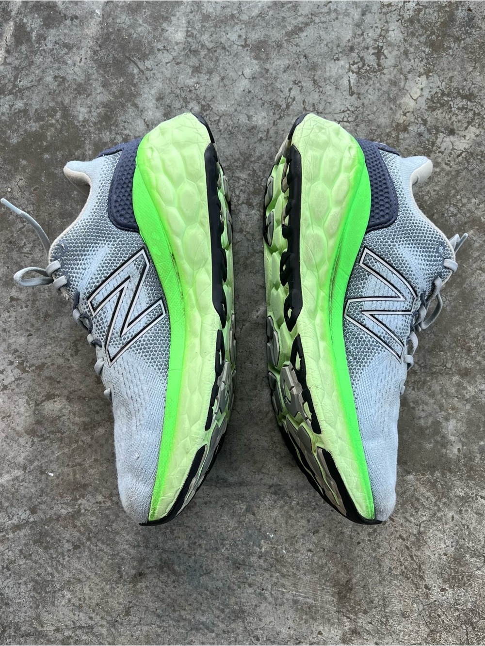 New Balance Fresh Foam More v4 Running Shoes Gray Green Men’s Size 11 - Picture 2 of 12